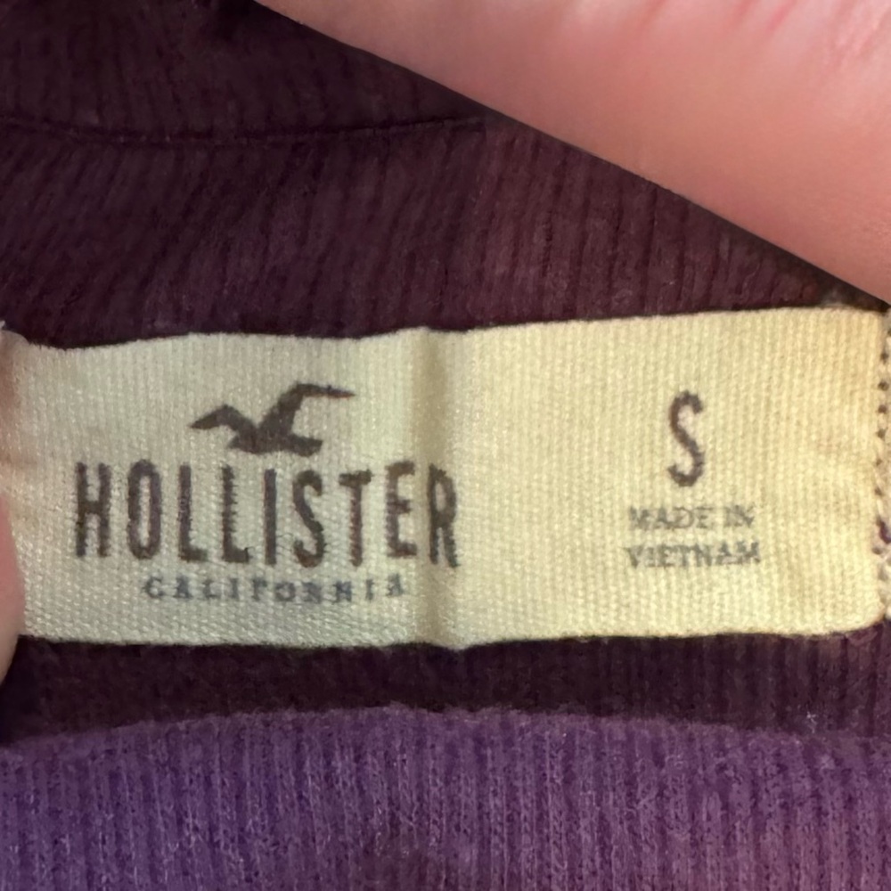 Holister - Ruffle Trim Ribbed Crop Top - Size Small - Picture 2 of 4